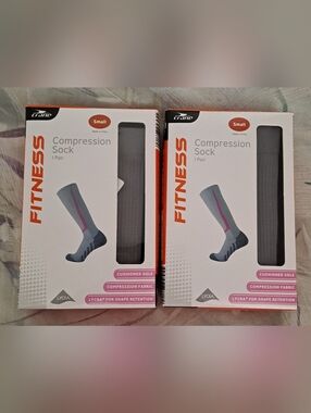2 Pairs Crane Fitness Women's Compression Socks Gray with Pink Accent Size Small